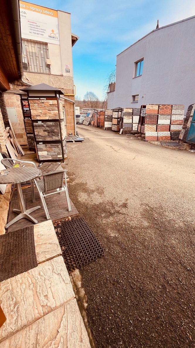 Exteriér showroomu ARTSTYL Brno — Obřanská 1019/103a